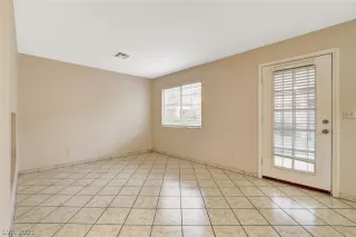 Photo #4: 2328823 Listing 