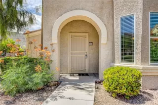 Photo #3: 2328830 Listing