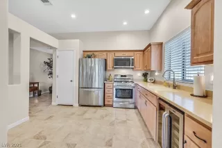 Photo #2: 2328842 Listing 