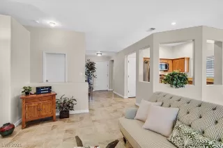 Photo #4: 2328842 Listing 
