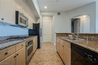 Photo #1: 2328855 Listing