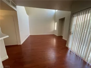 Photo #3: 2328856 Listing 