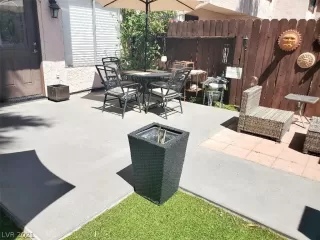 Photo #2: 2328876 Listing