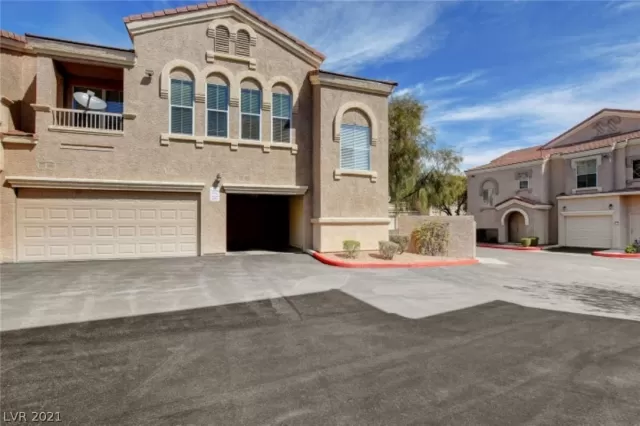 MLS: 2328902 Condo For Sale