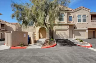 Photo #1: 2328902 Listing