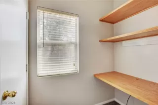 Photo #3: 2328902 Listing