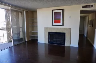 Photo #2: 2328919 Listing