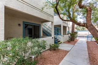 Photo #1: 2328944 Listing 