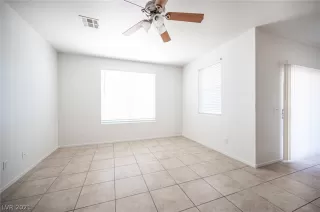 Photo #5: 2328951 Listing