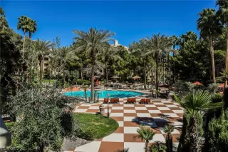 Photo #4: 2328954 Listing 