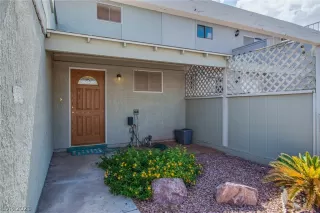 Photo #1: 2328966 Listing