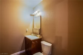 Photo #4: 2328966 Listing