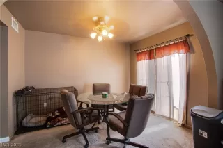 Photo #5: 2328966 Listing