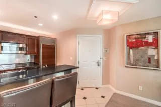 Photo #3: 2328969 Listing