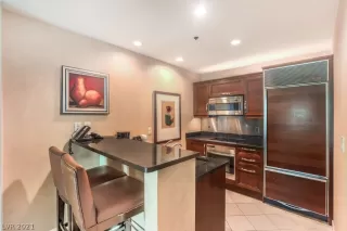 Photo #4: 2328969 Listing