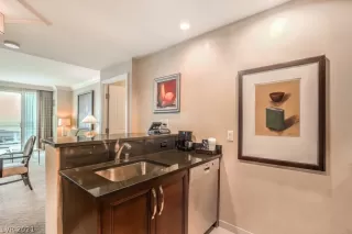 Photo #5: 2328969 Listing