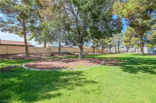 Photo #3: 2328975 Listing