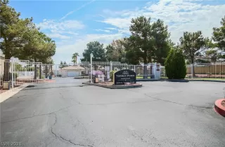 Photo #5: 2328975 Listing