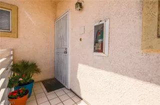 Photo #6: 2328975 Listing