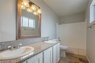 Photo #3: 2328989 Listing