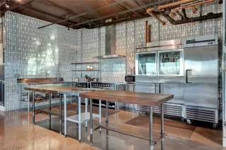 Photo #3: 2329018 Listing 