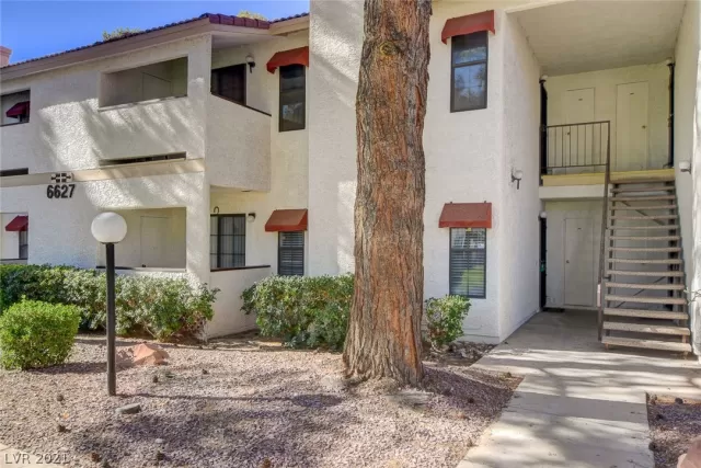 MLS: 2329044 Condo For Sale