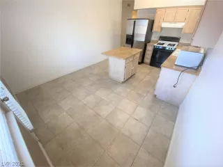 Photo #3: 2329050 Listing 