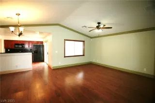 Photo #4: 2329080 Listing 