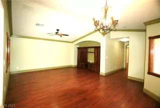 Photo #6: 2329080 Listing 