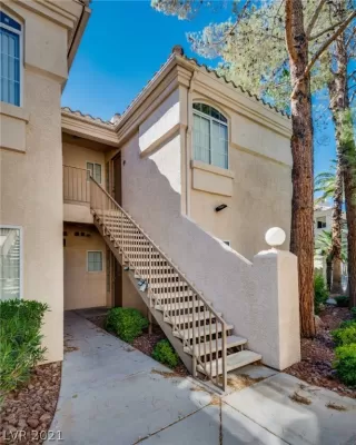 Photo #1: 2329099 Listing