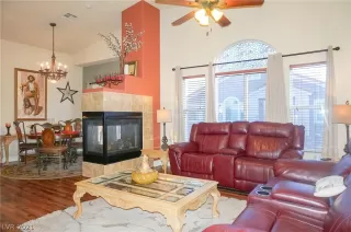 Photo #2: 2329113 Listing