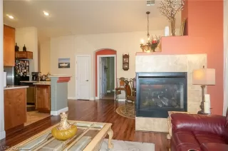 Photo #3: 2329113 Listing