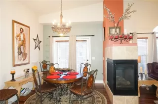 Photo #4: 2329113 Listing