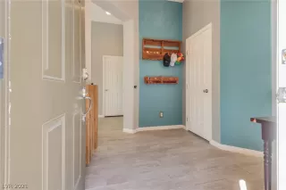 Photo #4: 2329125 Listing