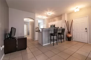 Photo #6: 2329195 Listing