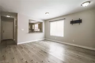 Photo #5: 2329206 Listing 