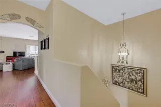 Photo #4: 2329207 Listing