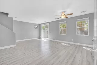 Photo #3: 2329213 Listing