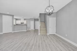 Photo #4: 2329213 Listing