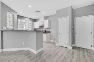 Photo #5: 2329213 Listing