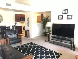 Photo #6: 2329217 Listing