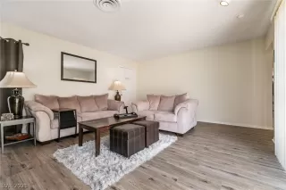 Photo #4: 2329229 Listing 