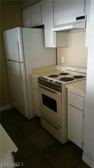 Photo #2: 2329256 Listing 