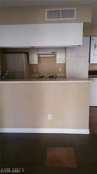 Photo #4: 2329256 Listing 