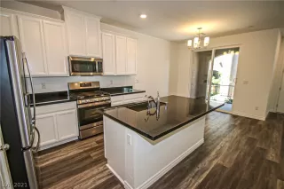 Photo #6: 2329259 Listing 