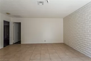 Photo #2: 2329268 Listing