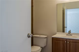Photo #3: 2329268 Listing