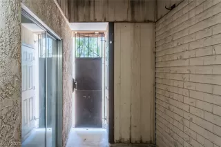 Photo #4: 2329268 Listing