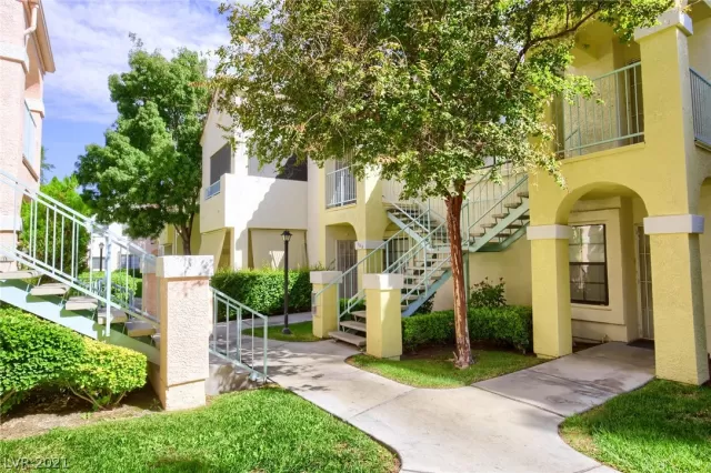 MLS: 2329274 Condo For Sale