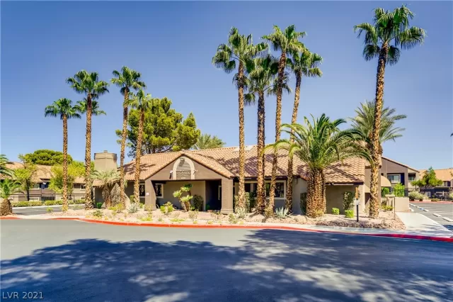 MLS: 2329311 Condo For Sale